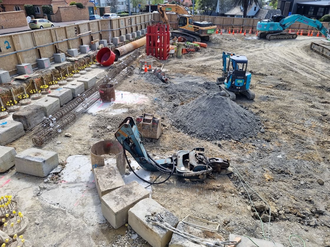 Perimeter piles northwest